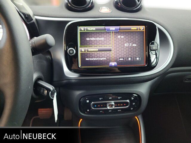 Fahrzeugabbildung Smart smart EQ fortwo cabrio Klima/LED/JBL Soundsystem