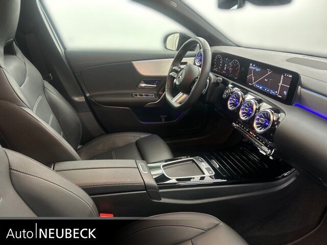 Fahrzeugabbildung Mercedes-Benz A 220 4M AMG Line Premium/Distronic/Multibeam/++