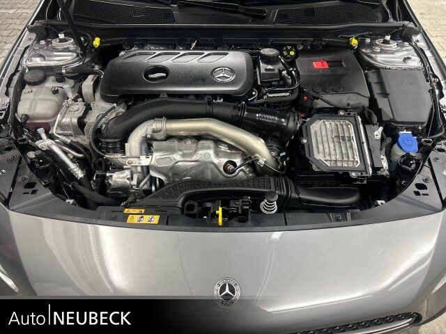 Fahrzeugabbildung Mercedes-Benz A 220 4M AMG Line Premium/Distronic/Multibeam/++