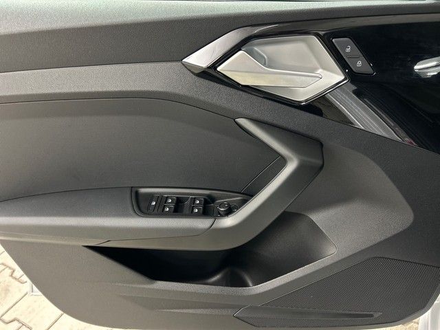 Fahrzeugabbildung Audi A1 Sportback 40 TFSI S line LED NAVI VIRTUAL SIT