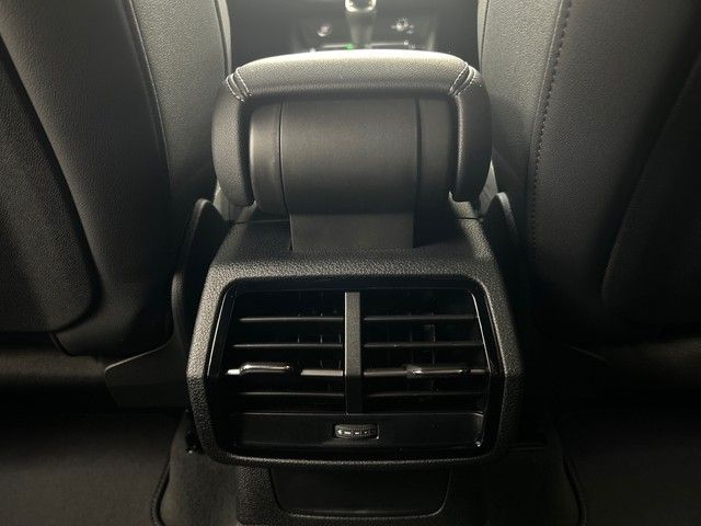 Fahrzeugabbildung Audi Q3 S line TFSIe Business AHK Hybrid MMI Navi