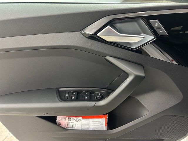Fahrzeugabbildung Audi A1 Sportback 35TFSI S line LED EINPARKHILFE NAVI