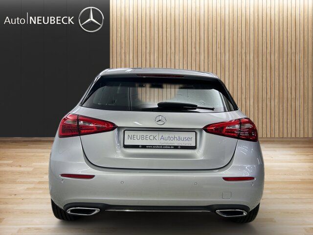 Fahrzeugabbildung Mercedes-Benz A 180 Kompaktlimousine Progressive/Navi/Klima