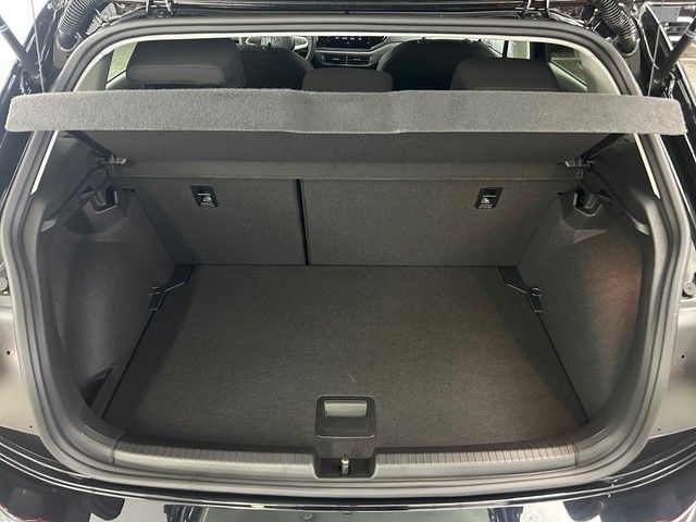 Fahrzeugabbildung Volkswagen Polo VI 1.0TSI Style IQ DRIVE ACC MATRIX LED PAR