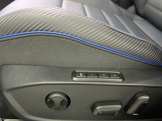 Fahrzeugabbildung Volkswagen Golf VIII Variant R