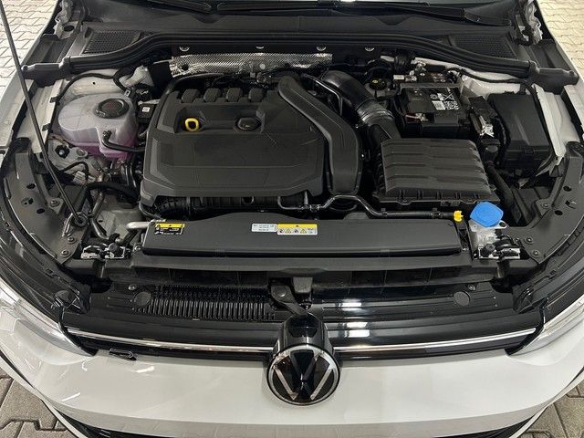 Fahrzeugabbildung Volkswagen Golf VIII Variant 1.5TSI R-Line eTSI ACC LED NAV