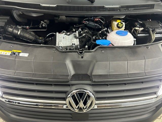 Fahrzeugabbildung Volkswagen T6.1 Caravelle Trendline 8 Sitzer AHK RearView