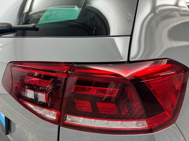 Fahrzeugabbildung Volkswagen Passat Variant 1.5TSI DSG R-LINE NAVI LED KAMERA