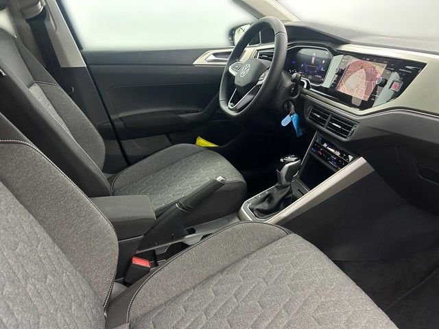 Fahrzeugabbildung Volkswagen Polo Move DSG Navi IQ Drive